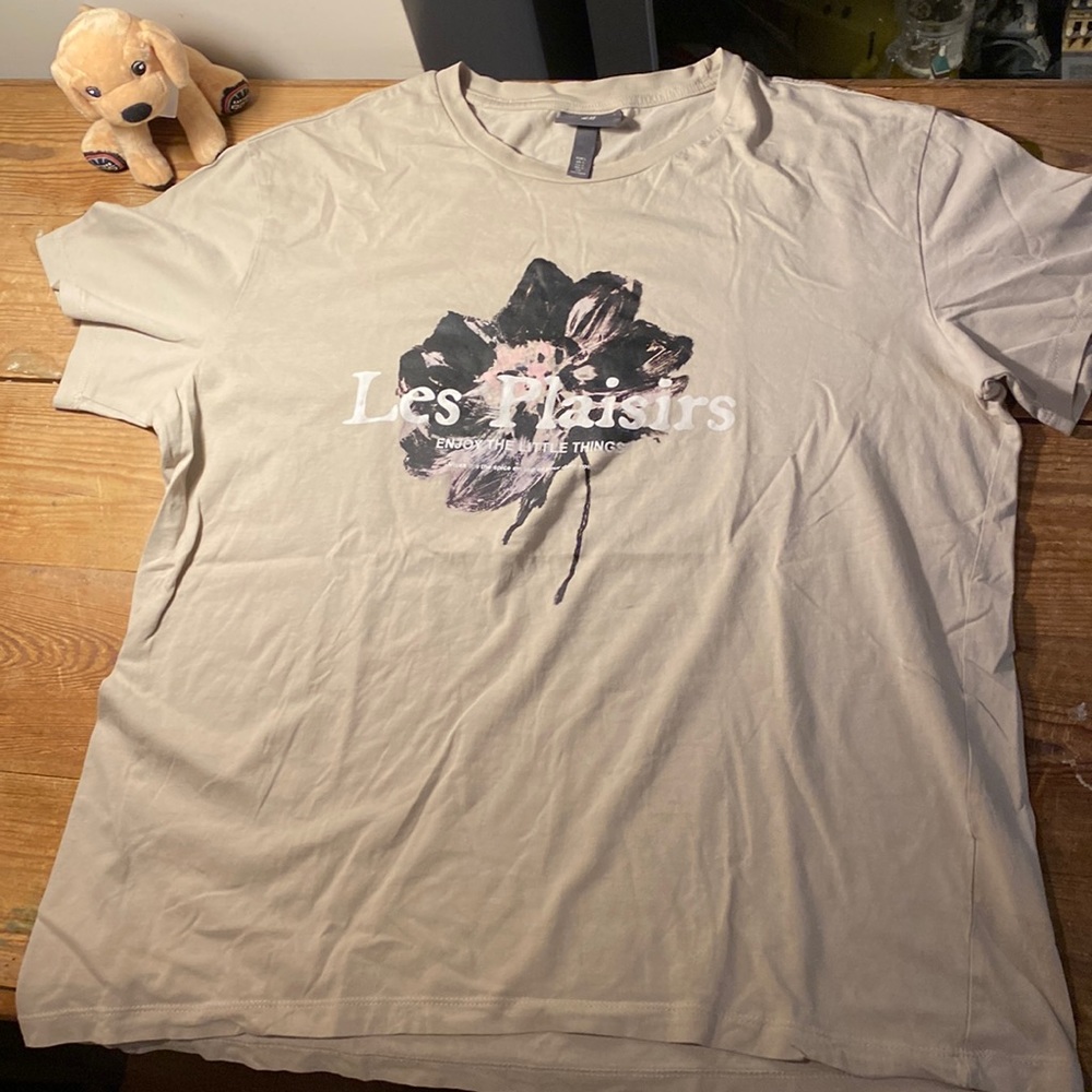 H&M Tee “Les plaisirs”
